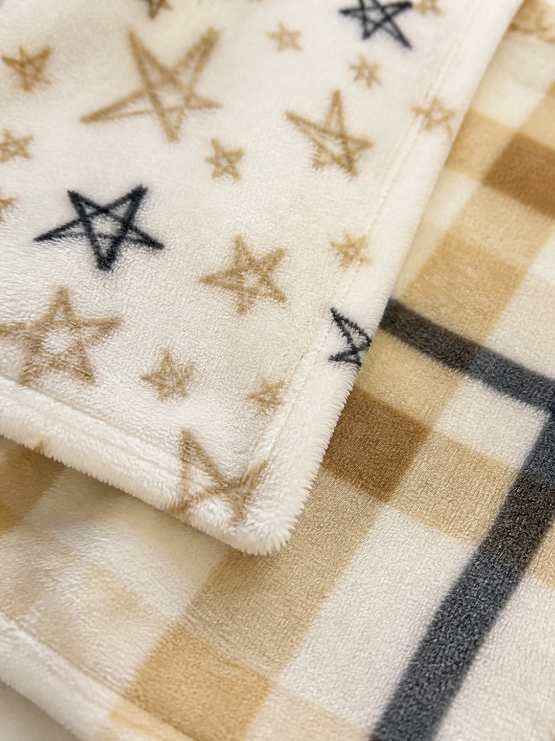2 Pack Flannel Fleece Blanket - Tan Stars